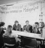 Mai 1987Delegation aus Matagalpa, Staedtepartnerschaftsverein uebergibt einen Krankenwagen an eine Delegation aus Matagalpa© copyright by Joerg Lange [Kontakt eMail: info@lange-fotografie.de / Kontakt Fon+Fax: +49 - 202 - 314 814 mobil: +49 - 171 - 1900 625/ Veroeffentlichung nur gegen Nutzungshonorar (zzgl. 7% MwSt), Urhebervermerk + Belegexemlar (bei Print-Nutzung postalische Zusendung, bei Nutzung im www als "Link" via eMail - StIdNr:DE 121187121- ]