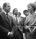 Mai 1987Delegation aus Matagalpa, Staedtepartnerschaftsverein uebergibt einen Krankenwagen an eine Delegation aus Matagalpa© copyright by Joerg Lange [Kontakt eMail: info@lange-fotografie.de / Kontakt Fon+Fax: +49 - 202 - 314 814 mobil: +49 - 171 - 1900 625/ Veroeffentlichung nur gegen Nutzungshonorar (zzgl. 7% MwSt), Urhebervermerk + Belegexemlar (bei Print-Nutzung postalische Zusendung, bei Nutzung im www als "Link" via eMail - StIdNr:DE 121187121- ]